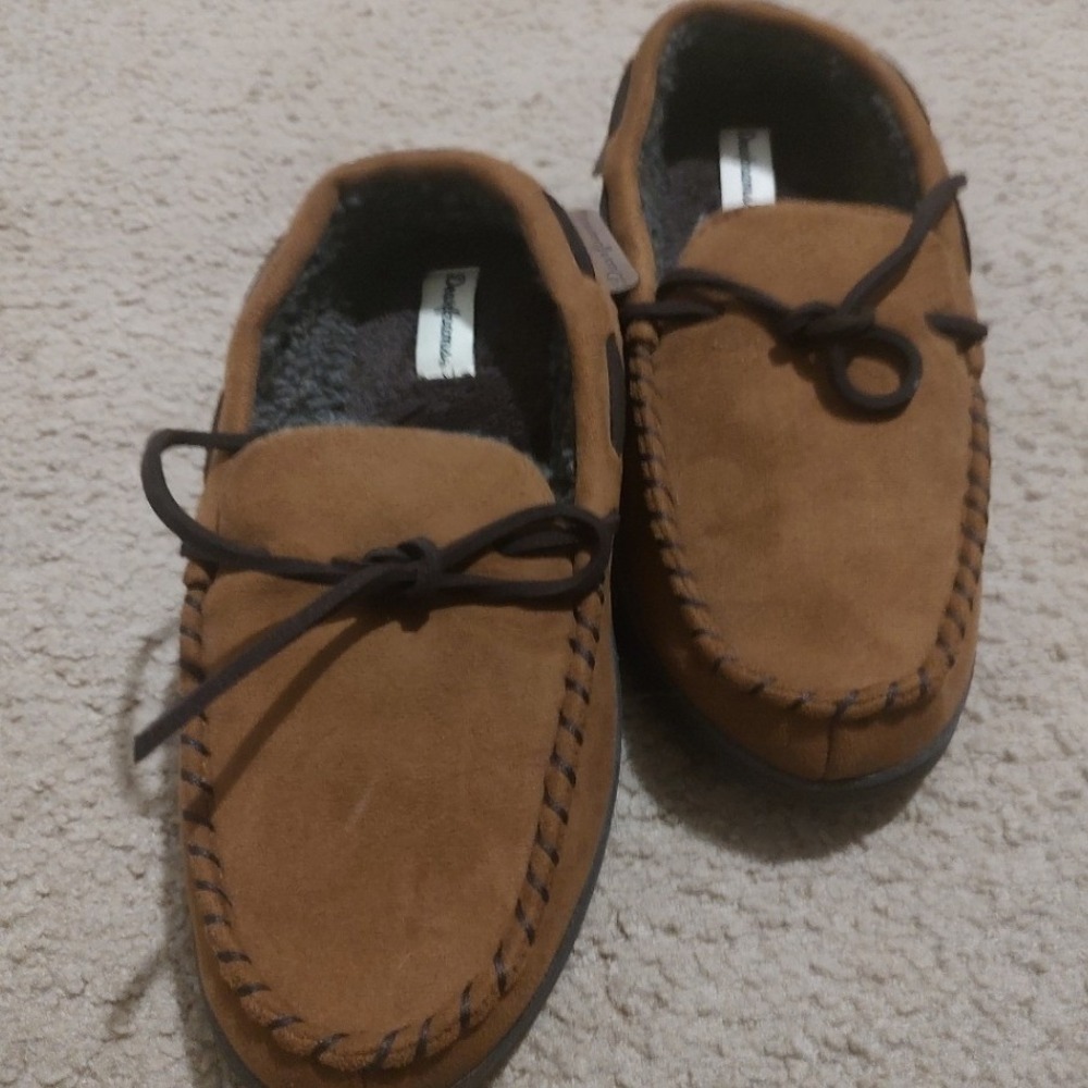 Dearfoams Womens Small Brown Suede Moccasin Slippers Cozy Sherpa Lined